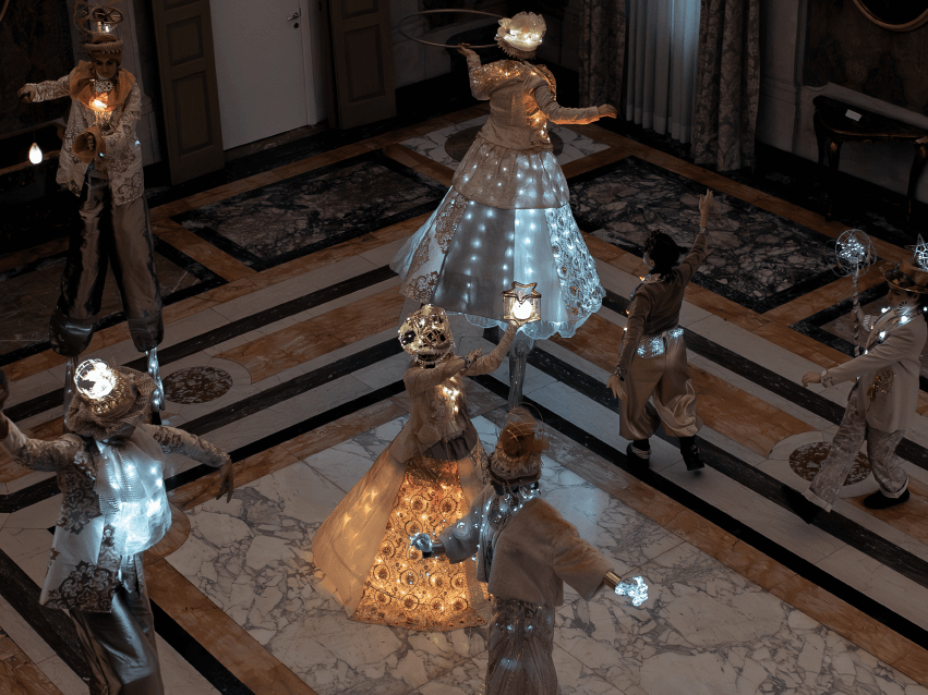 Hora performance luminose per eventi e matrimoni